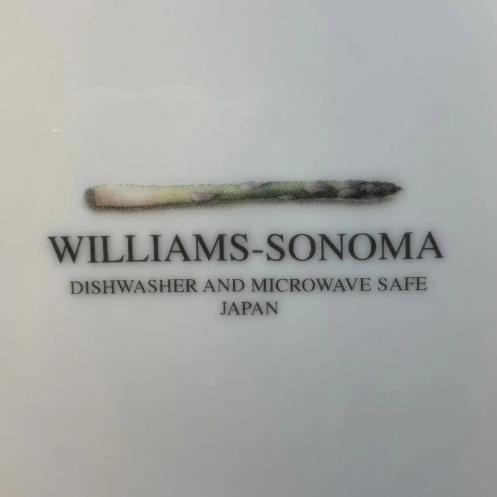 Williams Sonoma Asparagus Bunches 8.25” Two (2) Set Salad Dessert Plates, Japan